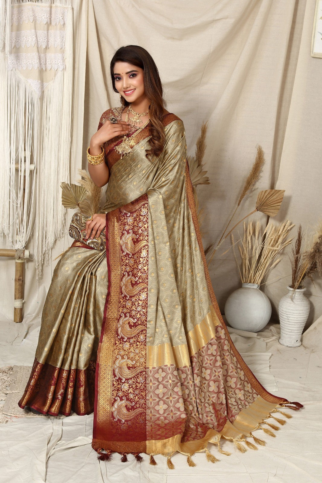 Cream Colour Aura Rich Pallu designer silk Saree For Women's